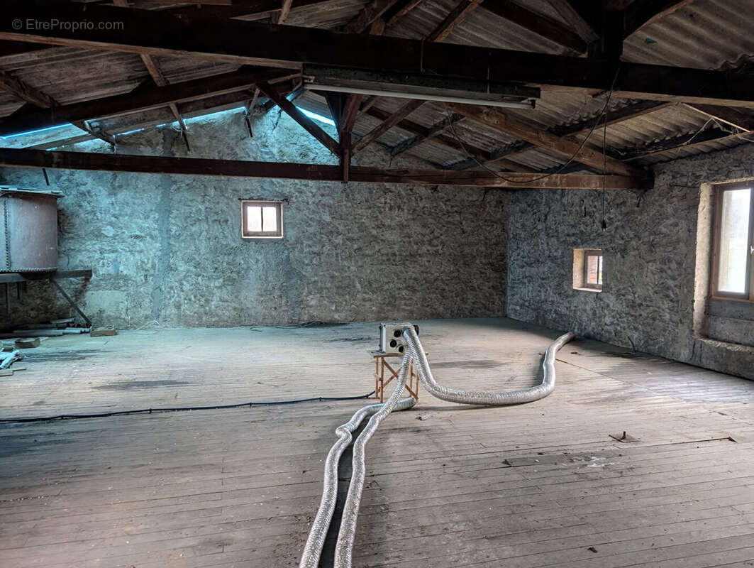 Maison à PONT-EVEQUE