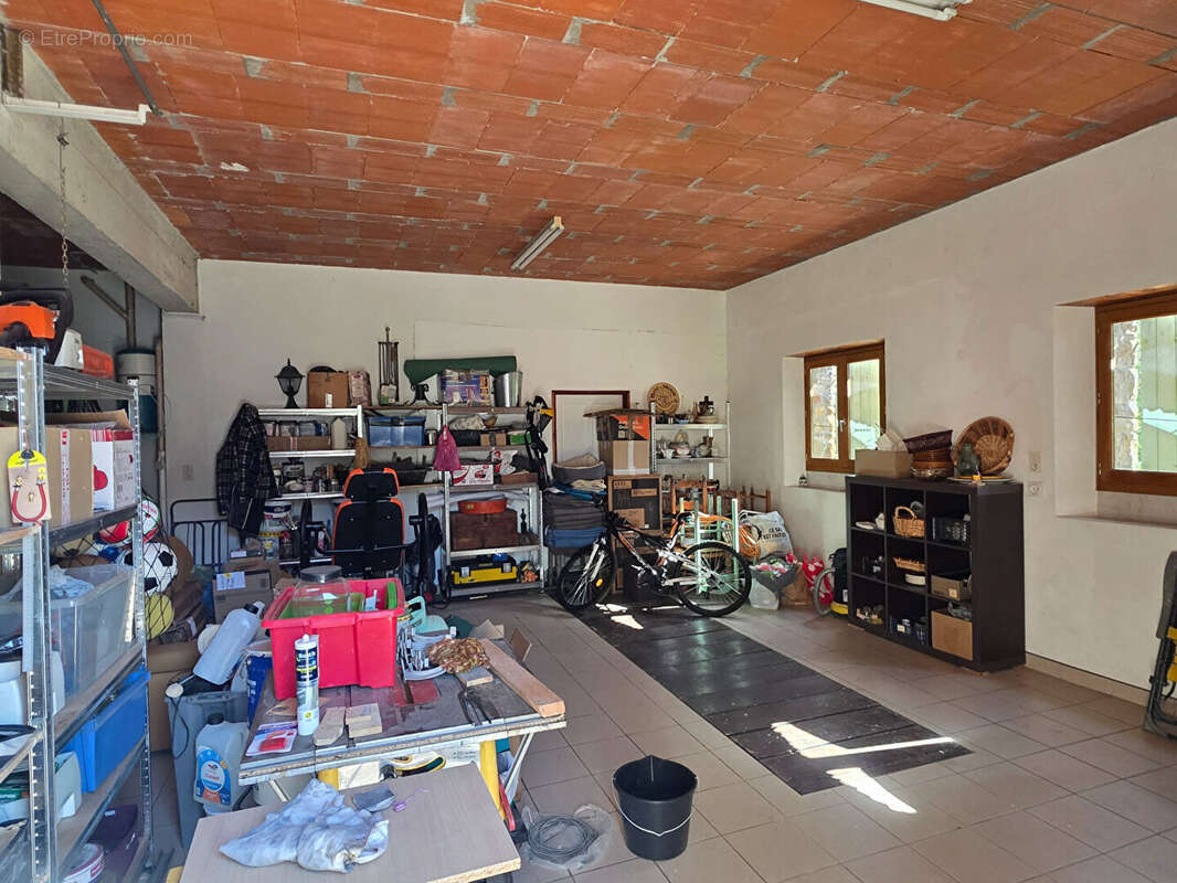 Maison en pierres sur terrain de 2250 m² - photo 14
