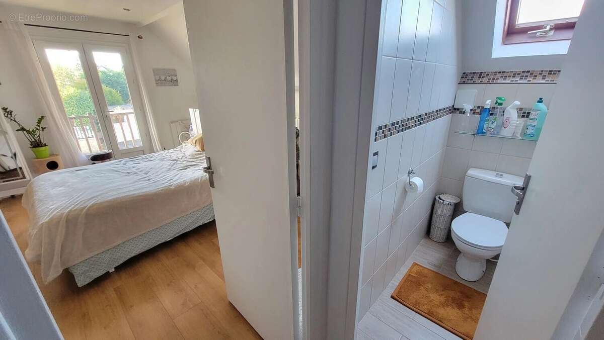 Maison à COUBRON