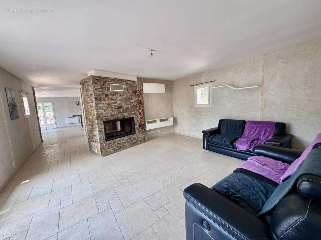 Photo 3 - Maison à BESSE-SUR-ISSOLE