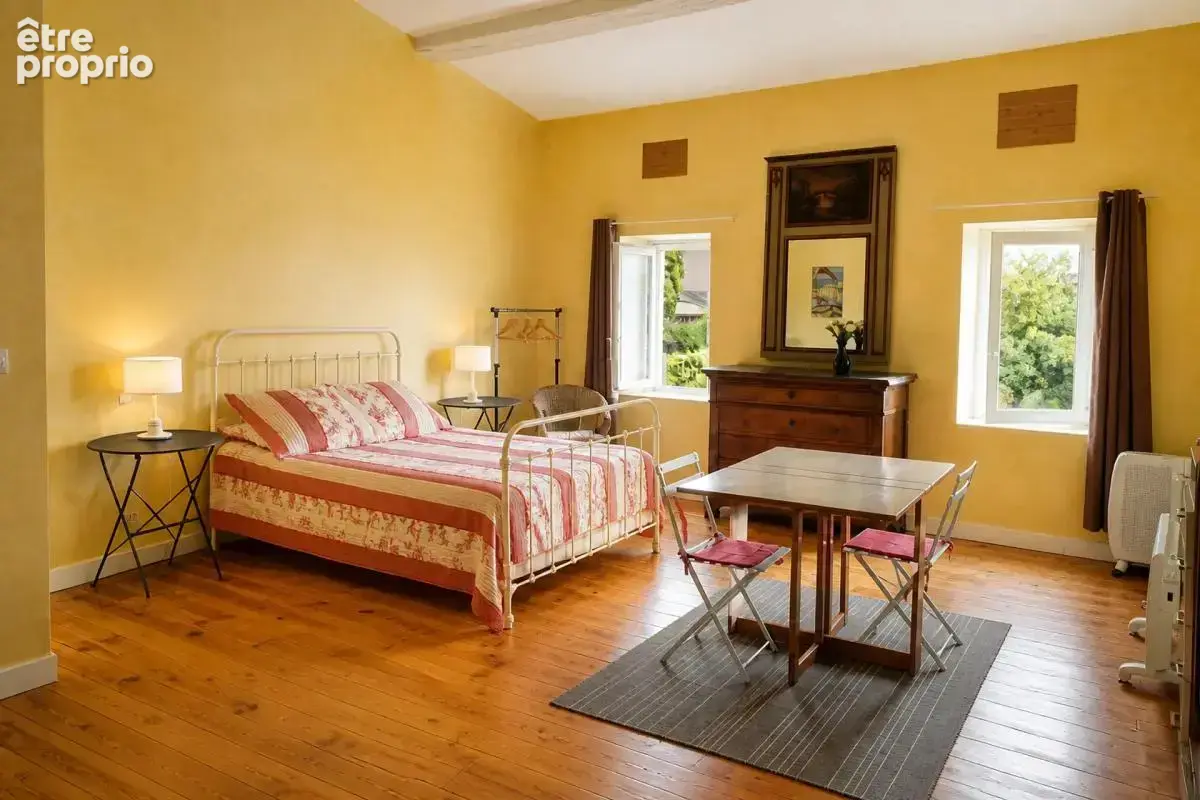 Ensemble immobilier de caractère de 290 m2 avec Gîte - Noaillan - photo 11