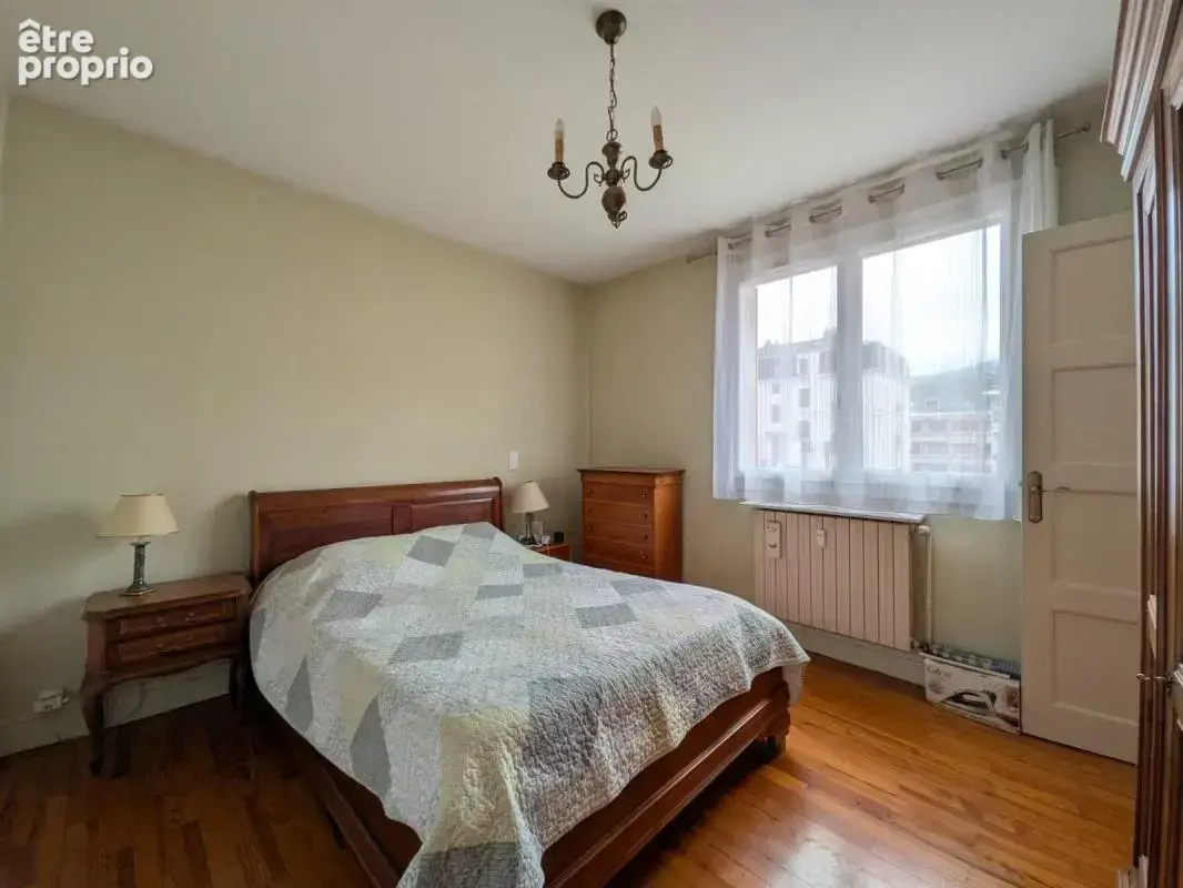 Aix-les-Bains — Coup de cœur pour ce lumineux T2 de 52 m2 au 3ème étage avec ascenseur ! - photo 3