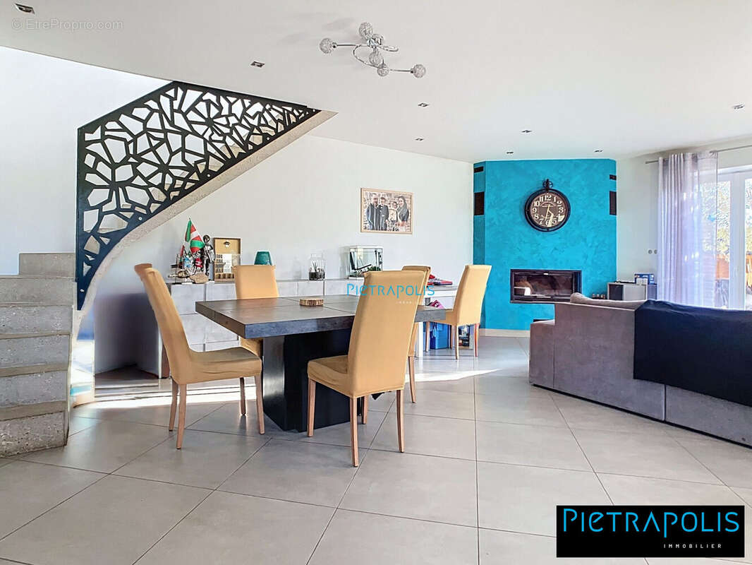 Maison à SAINT-GEORGES-DE-RENEINS