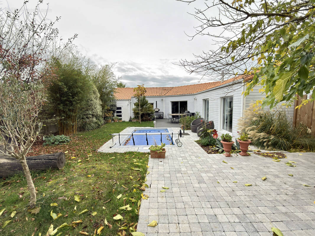 Maison à SAINT-ETIENNE-DU-BOIS