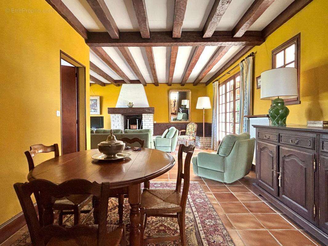 Maison à LA BREE-LES-BAINS