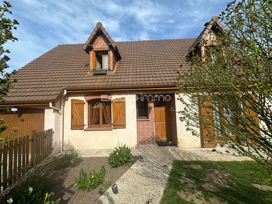 Maison à BUCHY