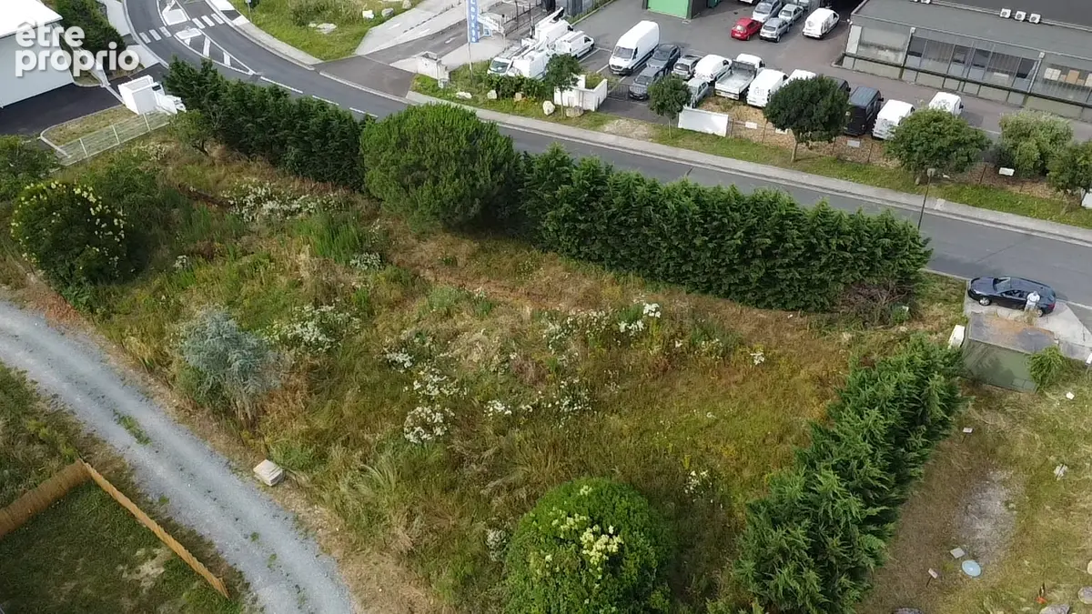 Photo Terrain à Ambares-Et-Lagrave au prix de 180 000€