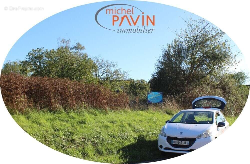 Terrain à LA GUERCHE-SUR-L&#039;AUBOIS