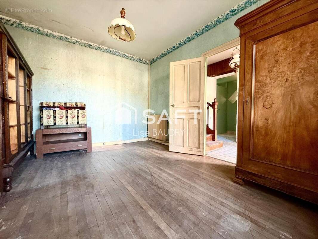 Maison 145 m² à Le Poire-Sur-Velluire  - photo 4