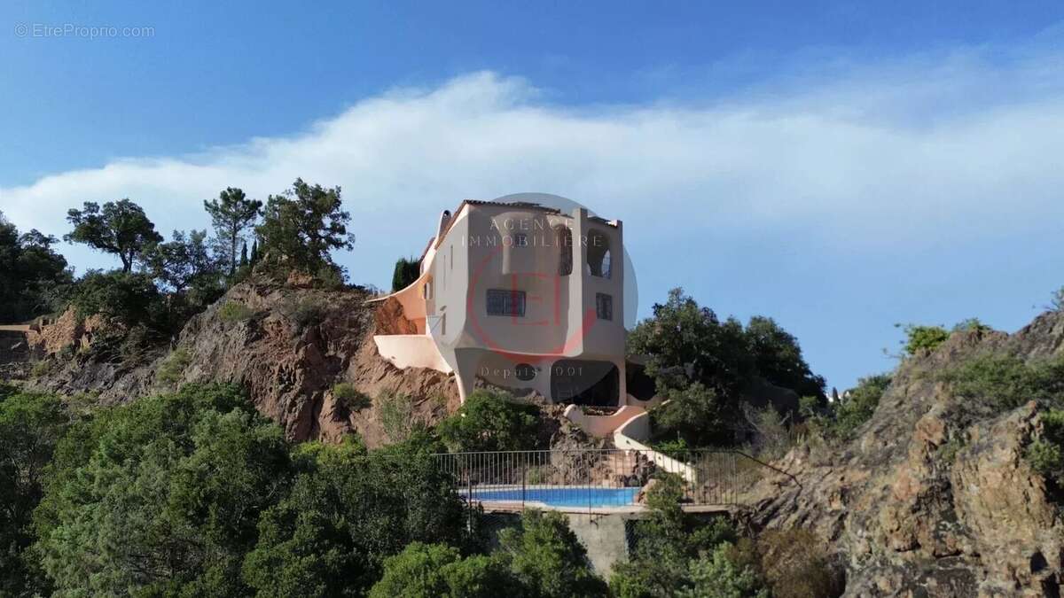 Maison à MANDELIEU-LA-NAPOULE