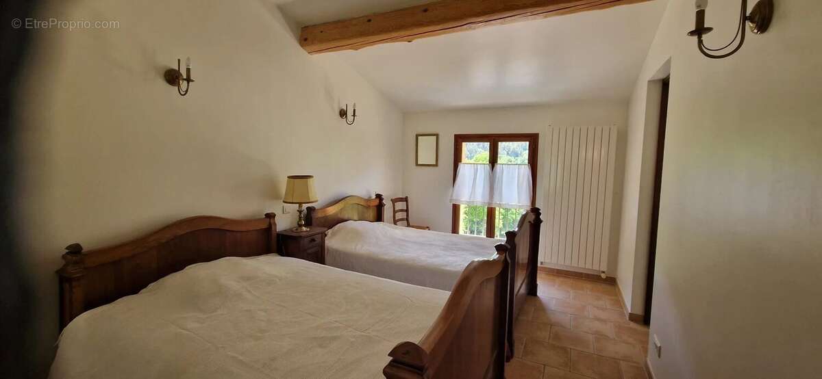 Maison à GREOLIERES
