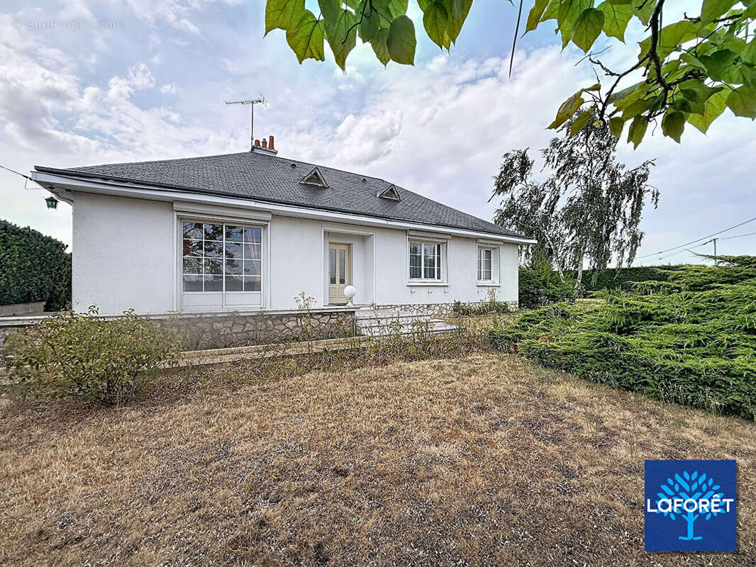 HUISSEAU-SUR-COSSON - Maison familiale de 148 m² avec piscine - photo 10