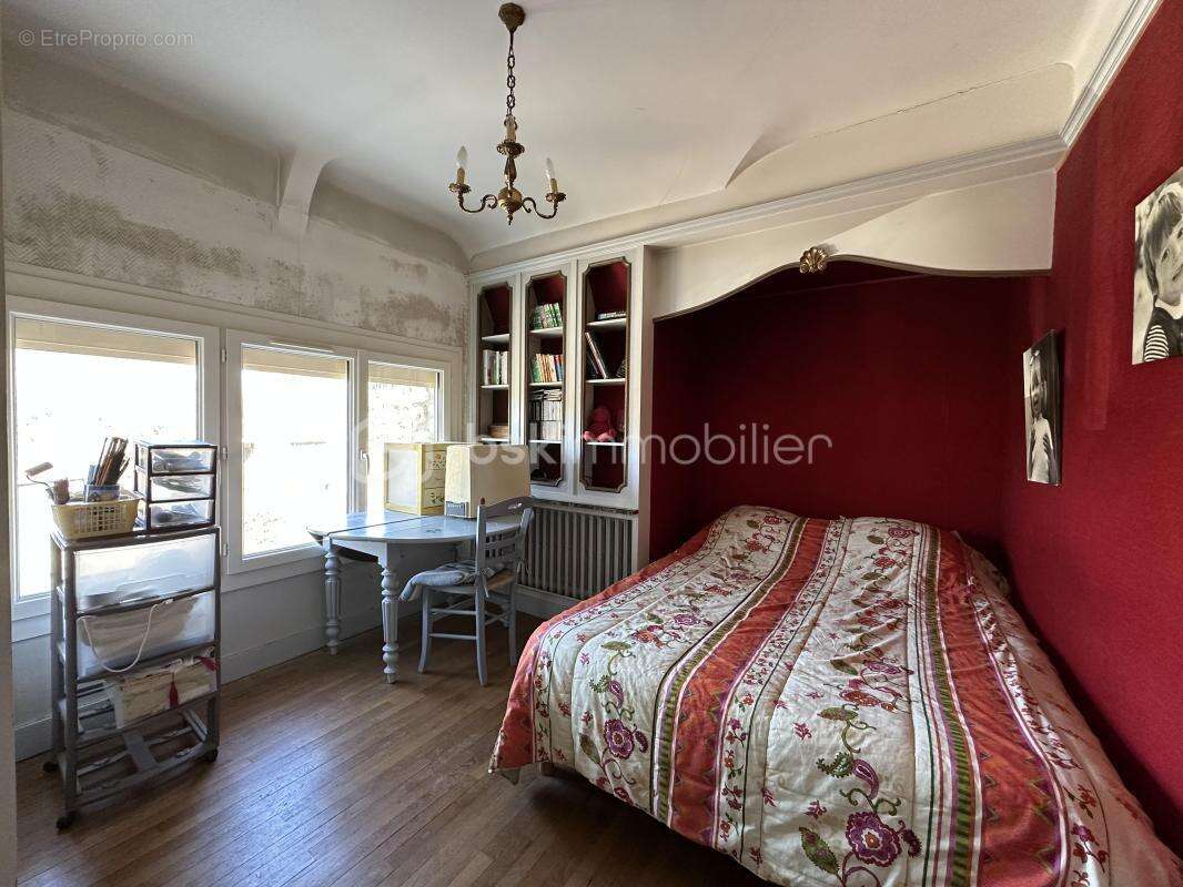 Maison familiale 122 m² – 6 pièces – Grand garage – Proche commodités - photo 4