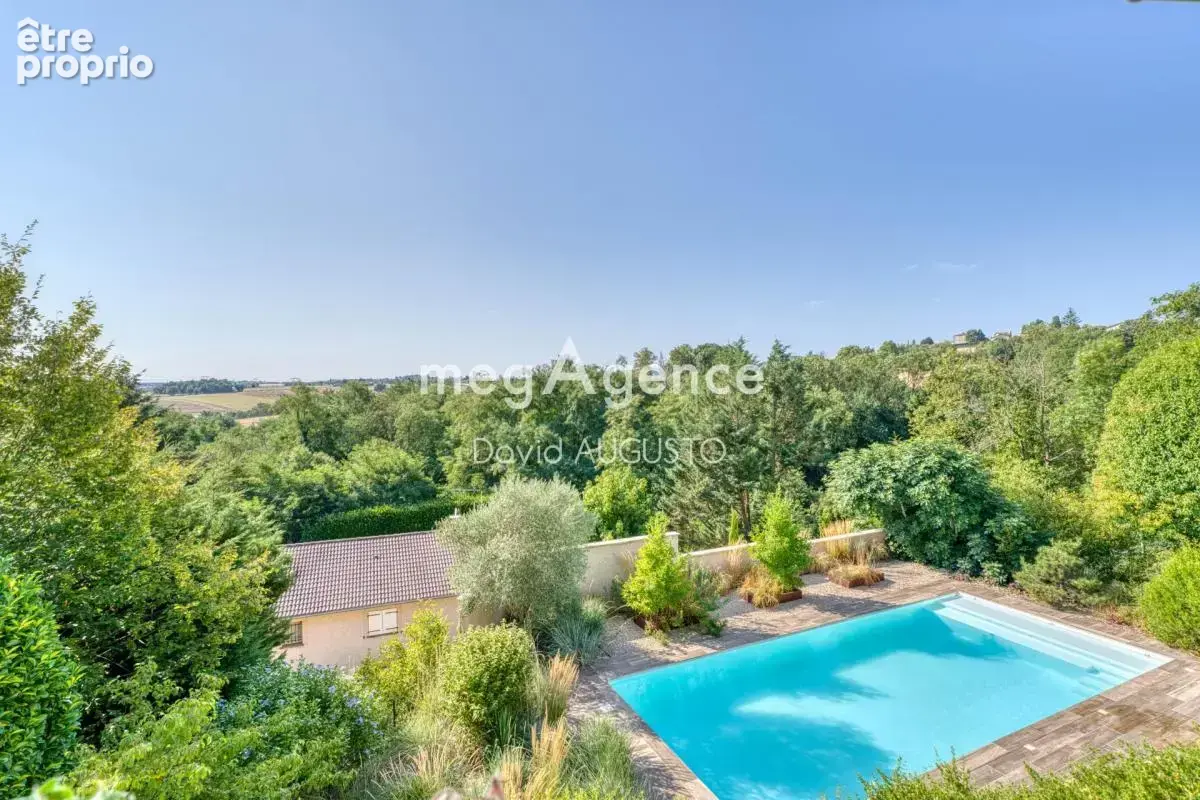 Maison avec vue, cadre naturel, piscine et garage pour 5 voitures - photo 13