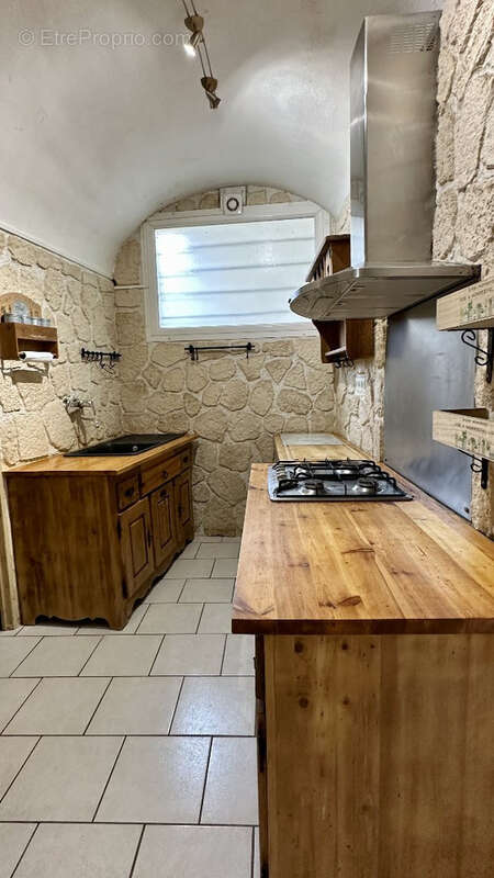 Maison à SAINT-CHAPTES