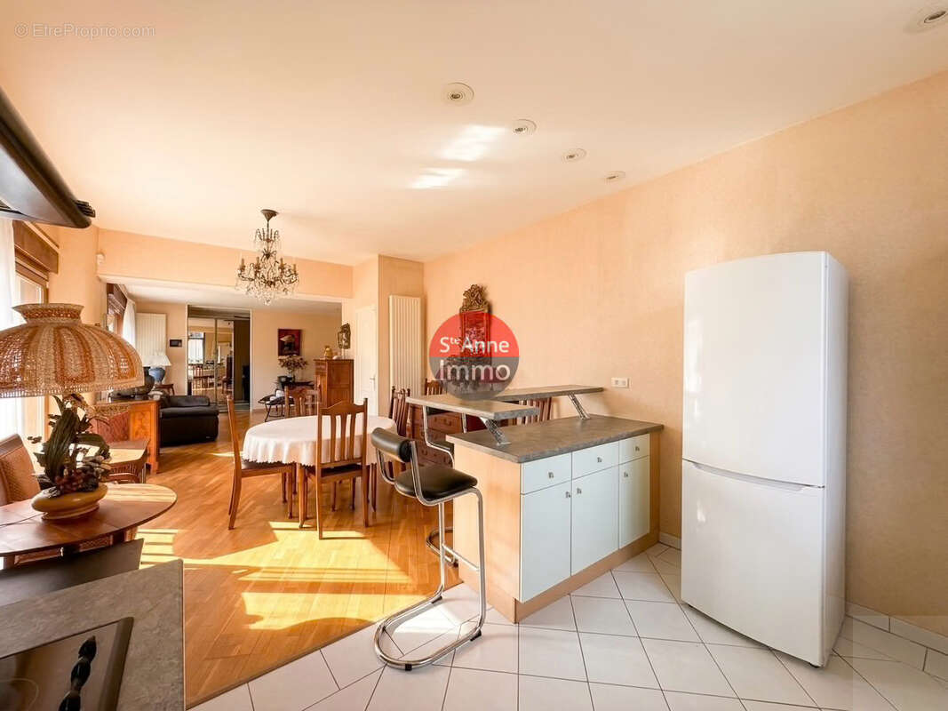 Amiens - quartier plein sud - 104m2 - t3 - cave - garage - jardin - cour - places de parking - photo 9