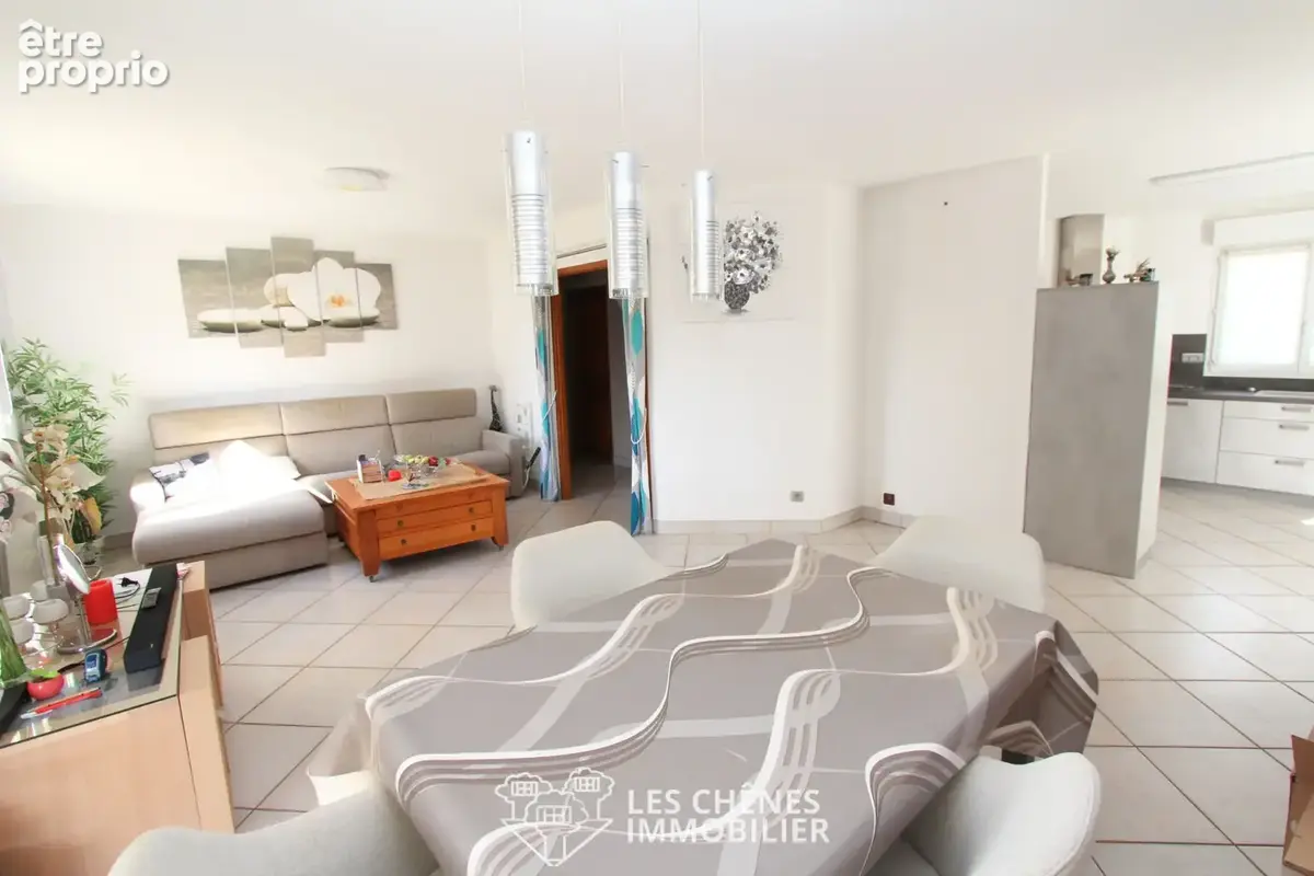 Maison de plain-pied   90 m2   terrain de 6.81ares   garage - photo 5