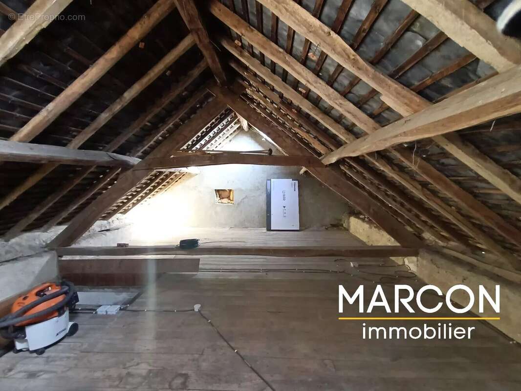 Maison à LE DONZEIL