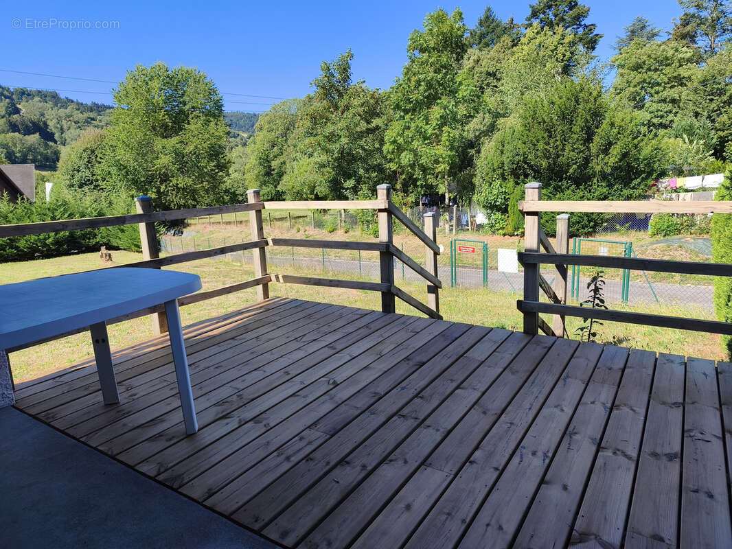 Agréable T2 en duplex de 33 m2 au sol avec terrasse, jardin privatif et parking - photo 3