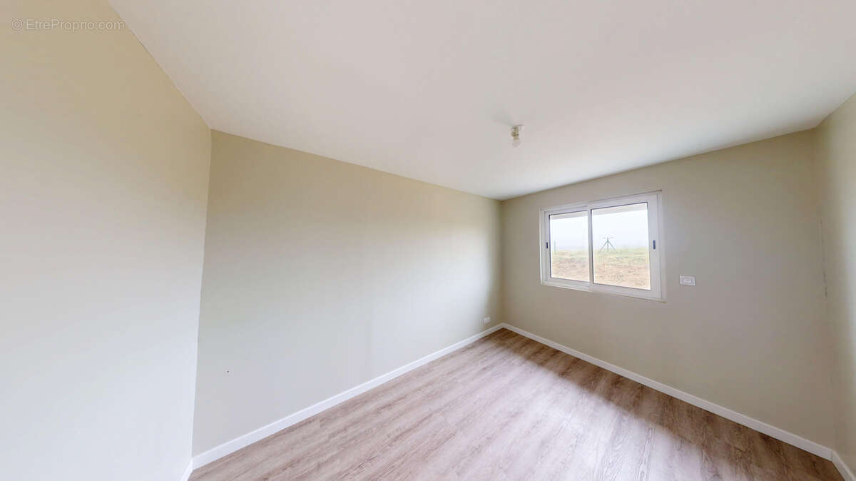 Maison à MIRANDOL-BOURGNOUNAC