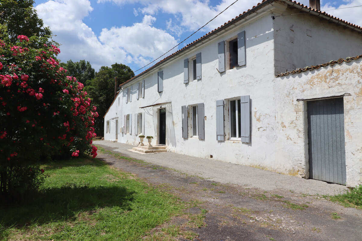 Maison à MIRAMBEAU