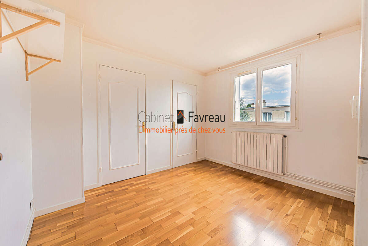 Appartement à L&#039;HAY-LES-ROSES