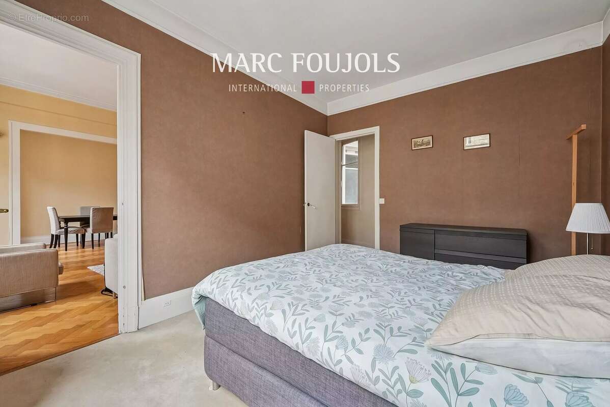 Appartement à PARIS-8E