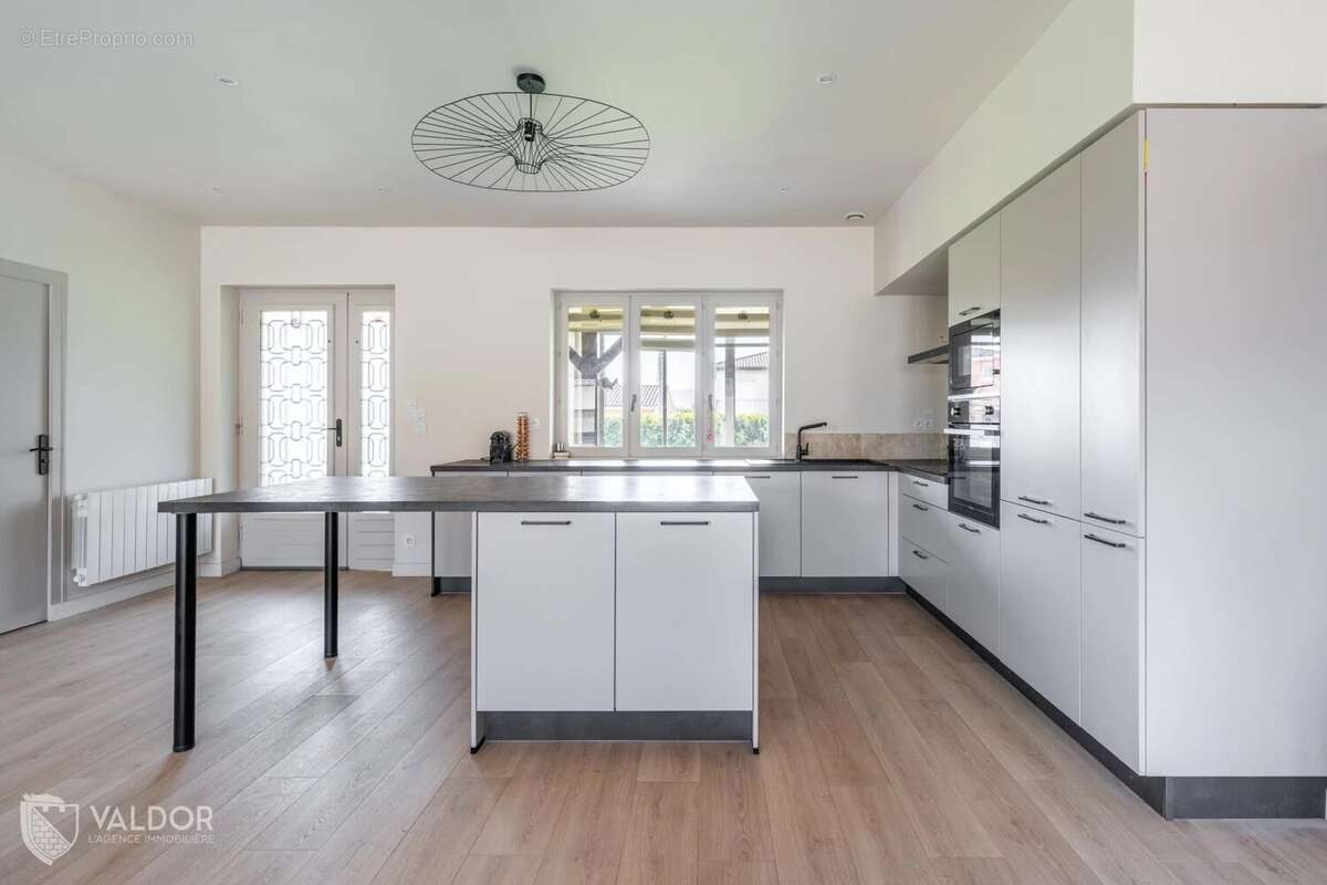 Maison à SAINT-GEORGES-DE-RENEINS