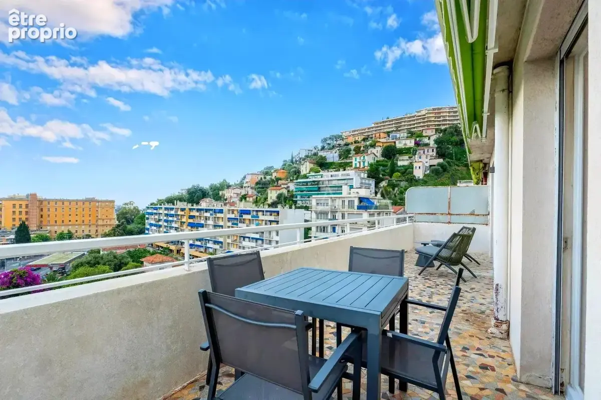 Bas du Parc Impérial / Piol – Dernier étage , 4 pièces rénové avec terrasses et vue mer - photo 8