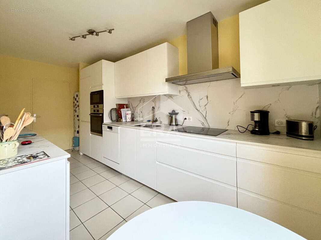 Appartement à LEVALLOIS-PERRET