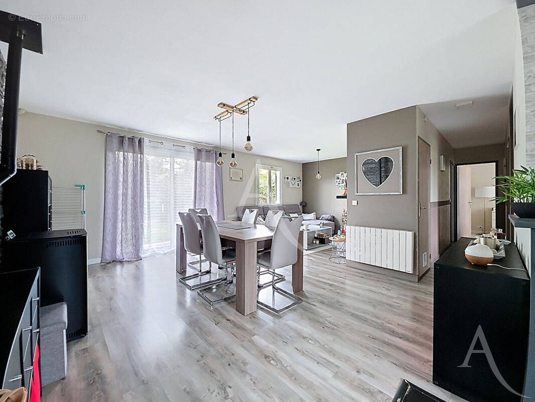 Maison à ROSNY-SUR-SEINE