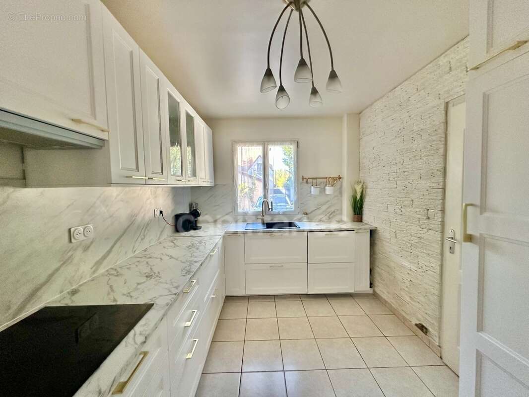 Maison de famille 136 m2 sur Jardin paysager 301 m2 - photo 8