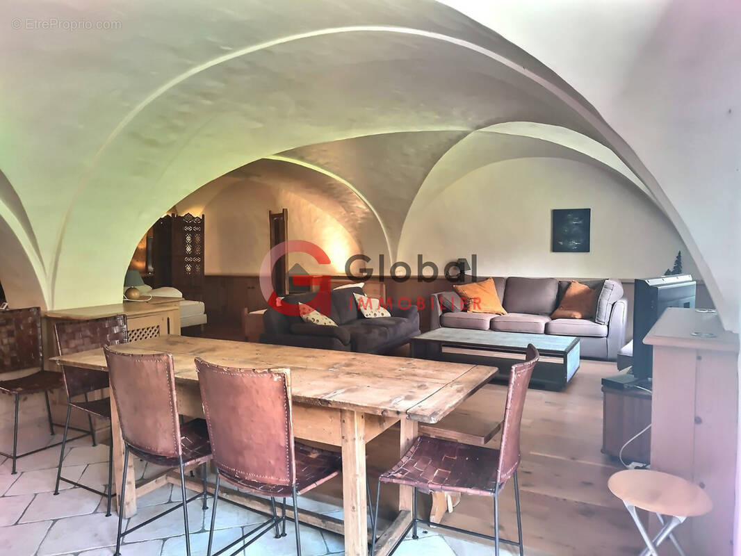 Appartement à LES ALLUES