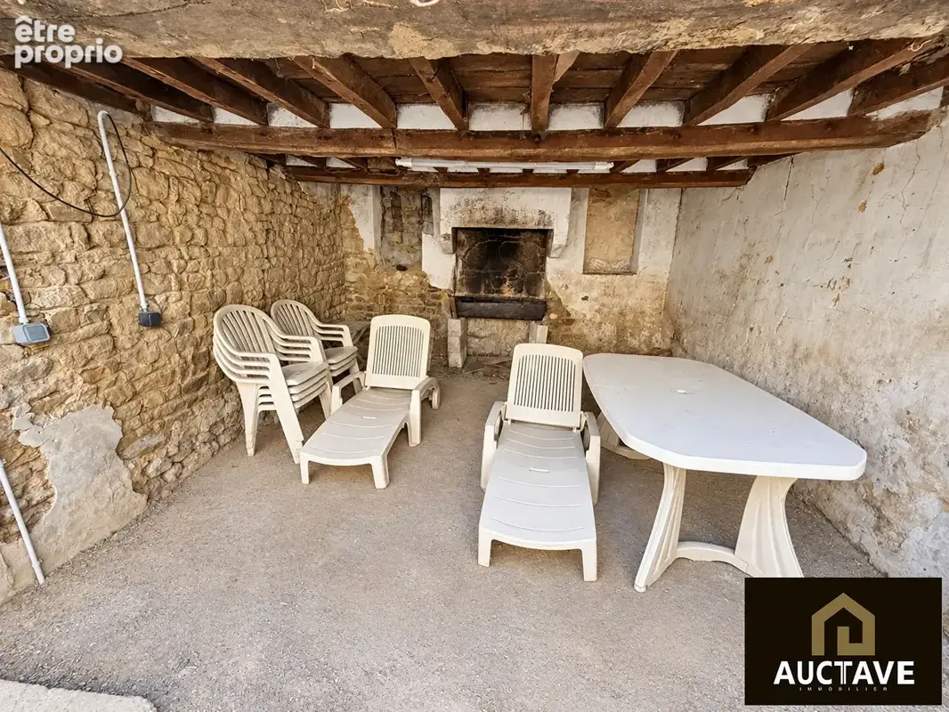 Maison en pierre avec 3 chambres, jardin et dépendances - photo 13