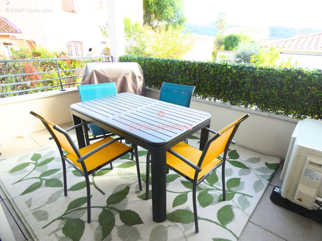 Appartement à SAINT-CYR-SUR-MER