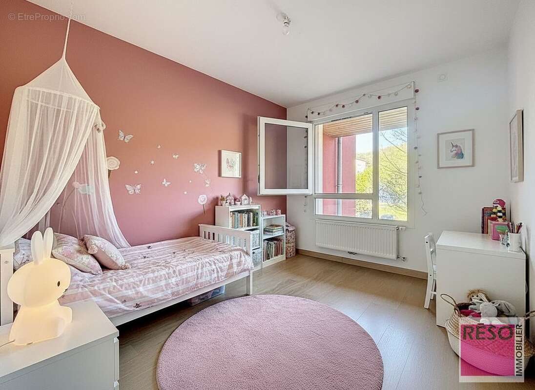 Appartement à CONTAMINE-SUR-ARVE