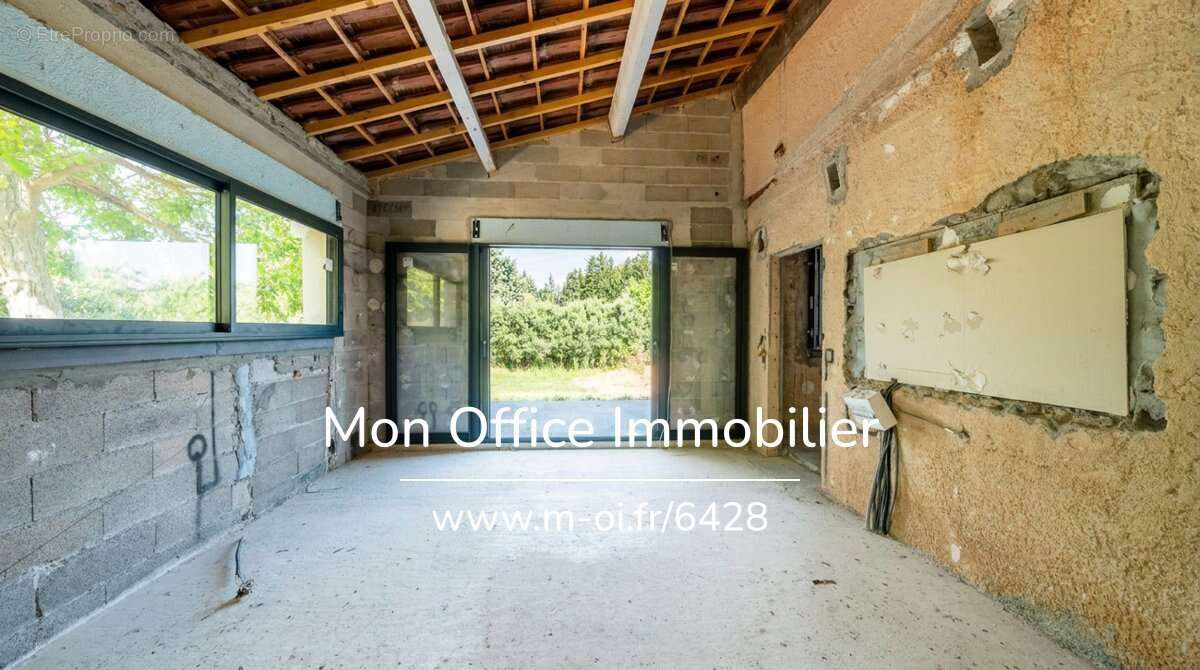 Maison à VENTABREN