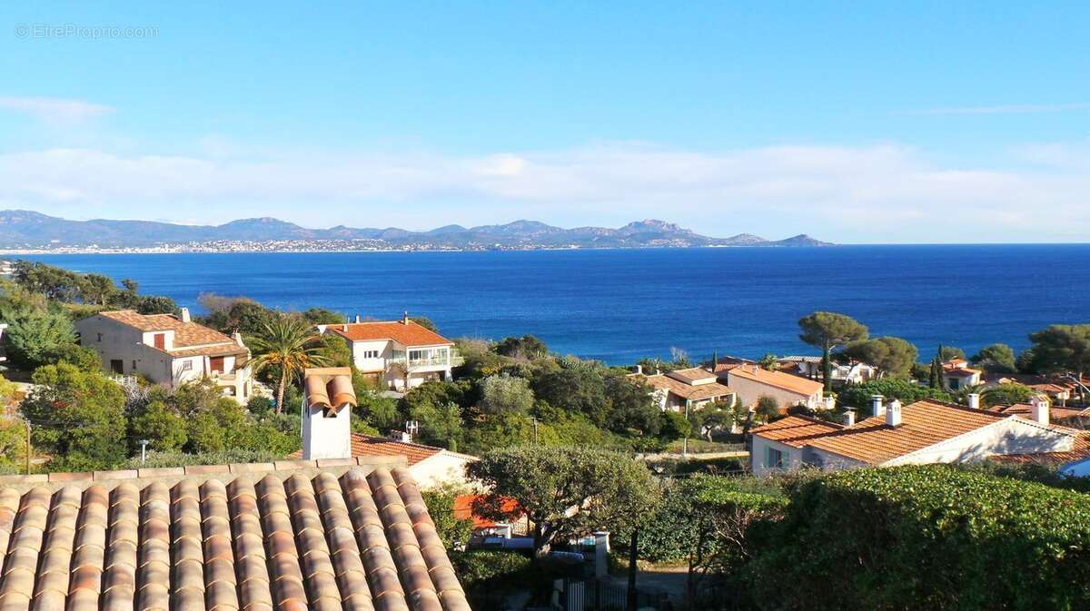 Maison à LES ISSAMBRES