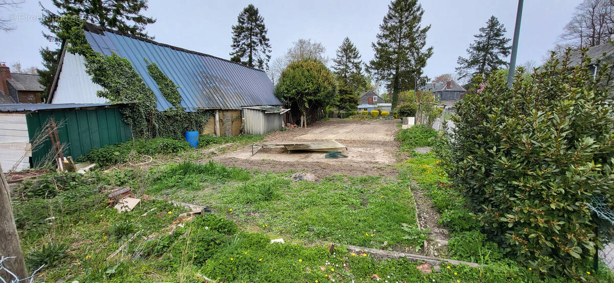 Terrain à SAINT-NICOLAS-D'ALIERMONT