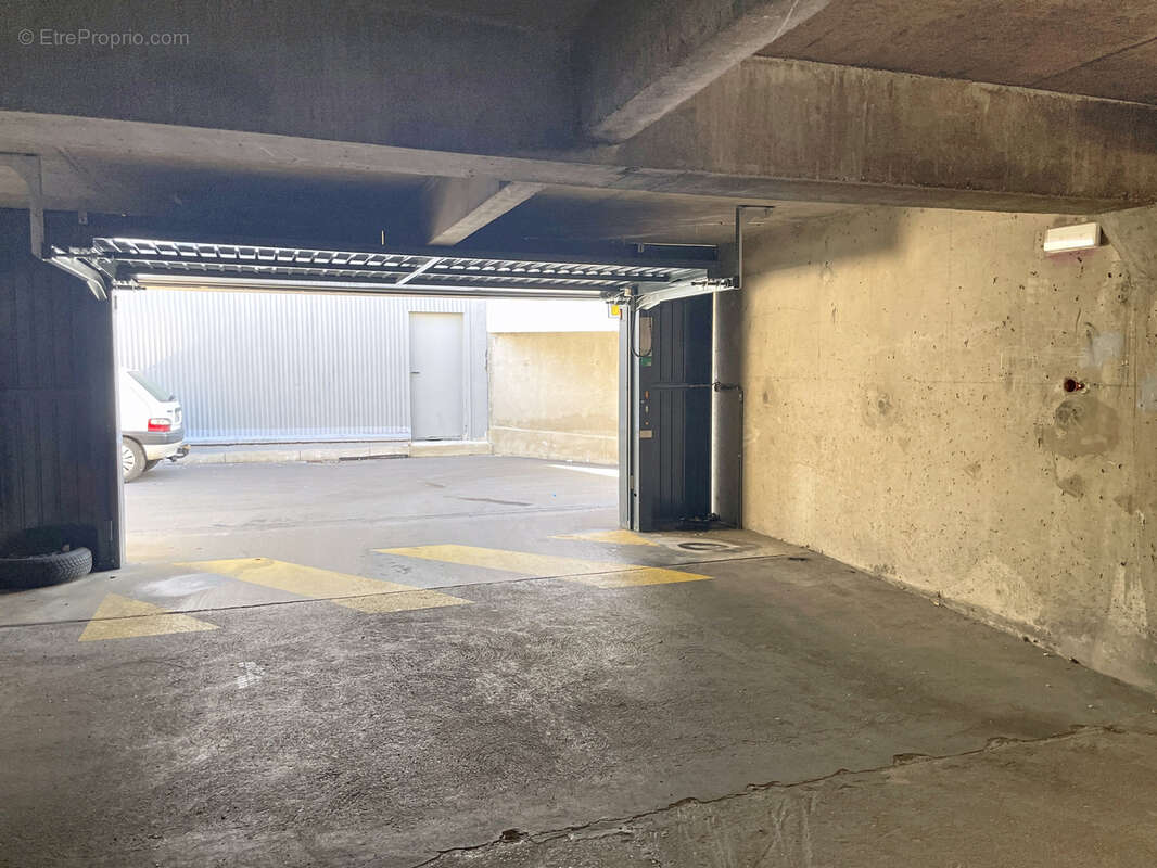 Parking à SAINT-ETIENNE