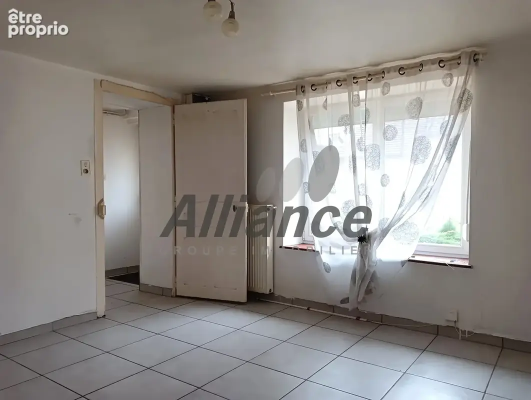 Jolie maison avec garage, terrain et dependance - photo 7