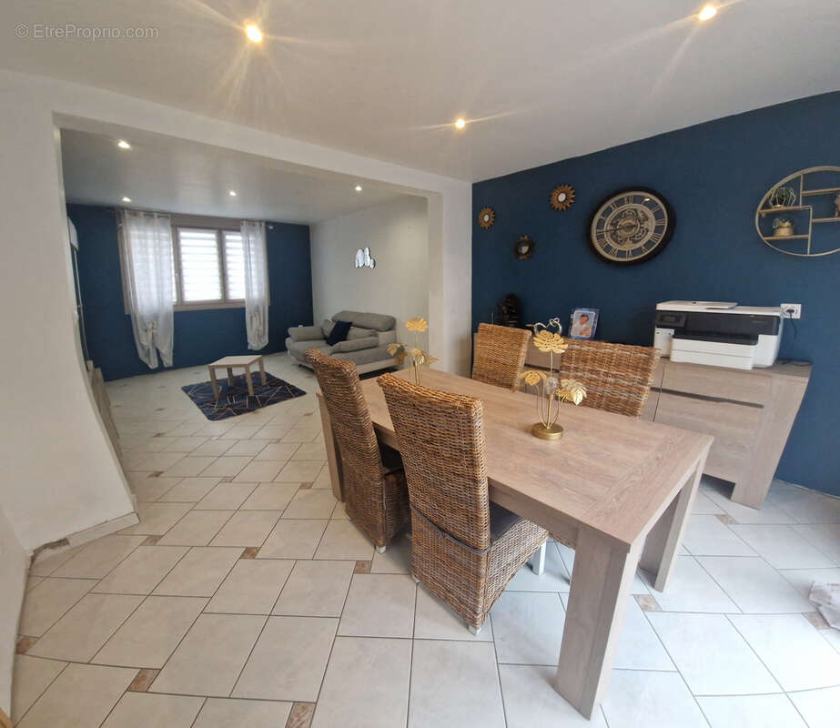 SEMI PLAIN PIED INDIVIDUEL rénové de 175 m2, 5 chambres voir+, garage et jardin sur Sailly Labourse - photo 4