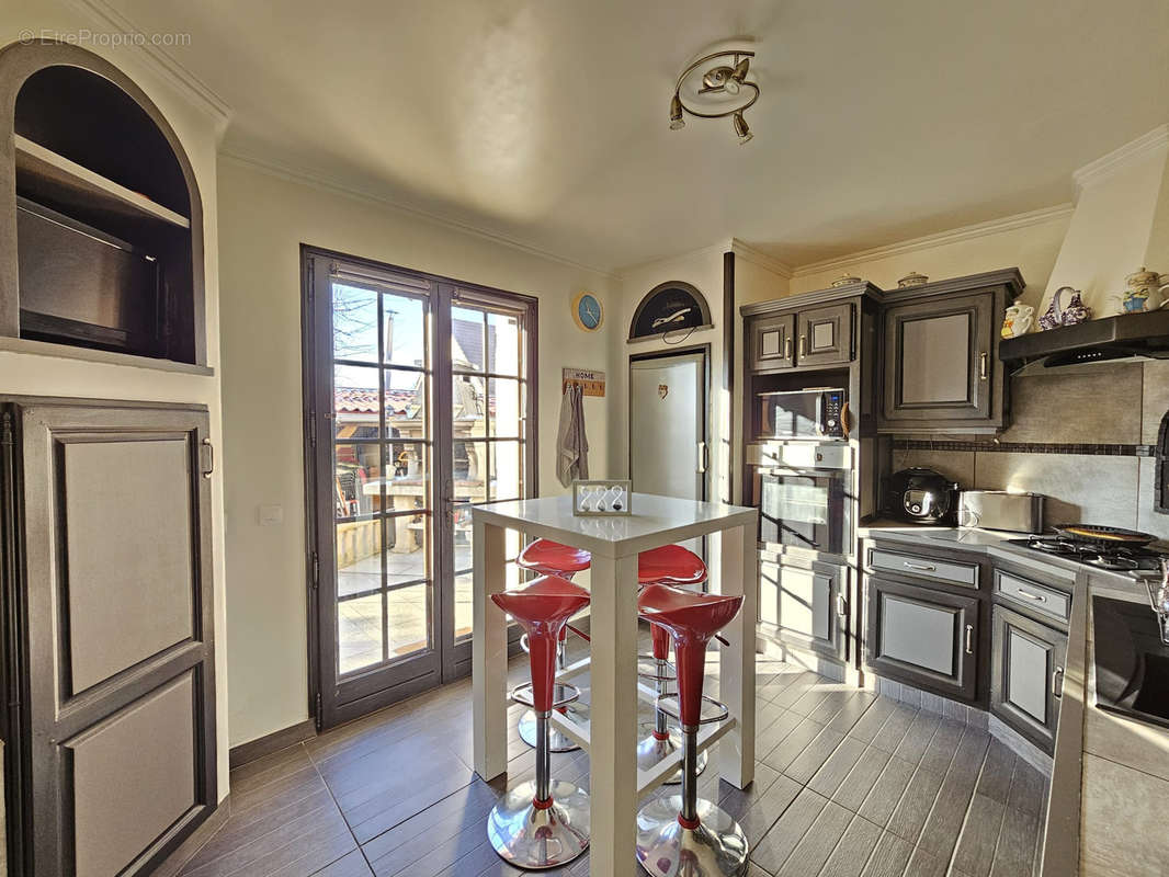 Maison à SAINTE-GENEVIEVE-DES-BOIS