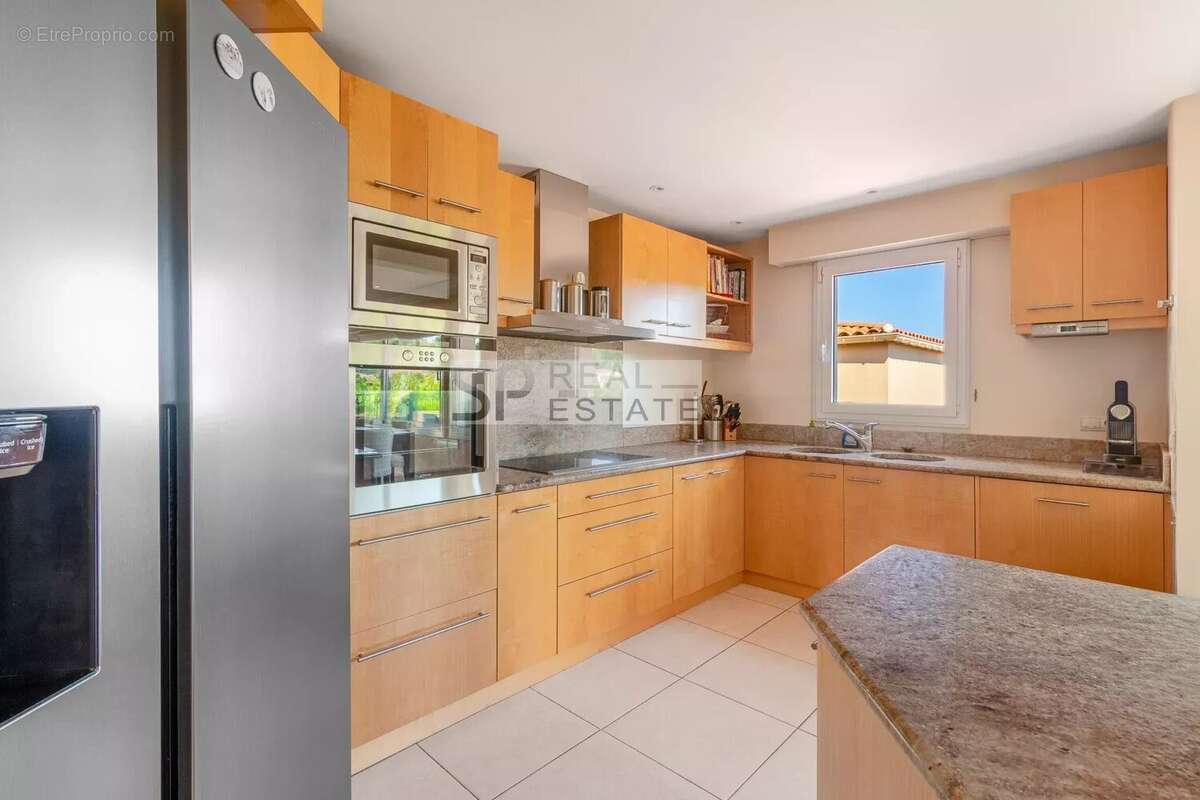 Appartement à MANDELIEU-LA-NAPOULE