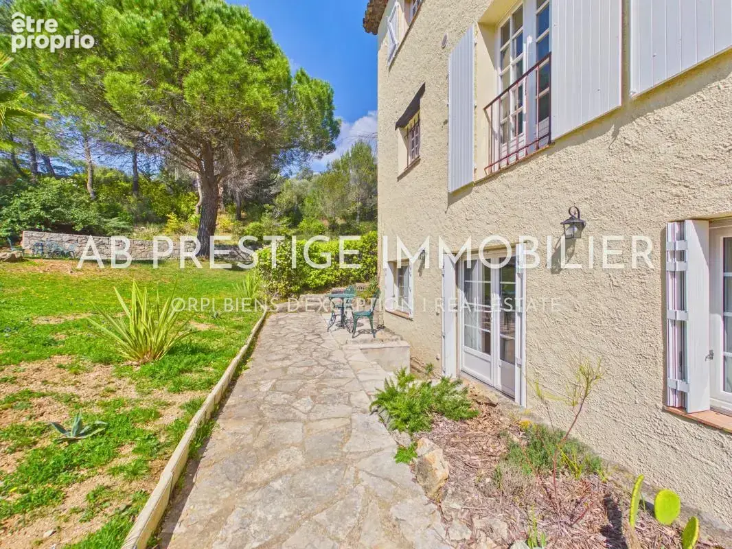 Propriété de charme - calme absolu - domaine rénové - piscine d'exception - idéal grande famille ou projets de chambres d'hôtes  - photo 10