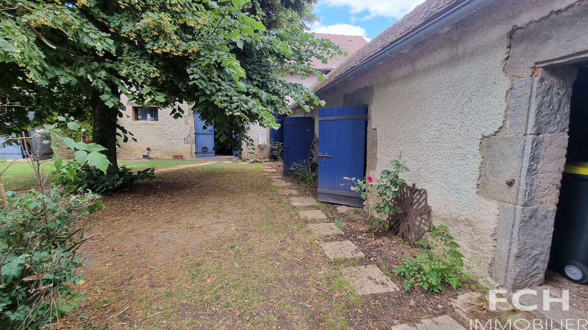 Propriété de charme avec dépendances et piscine - photo 24