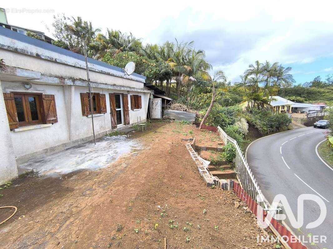 Maison 72 m² à Petite-Ile  - photo 8