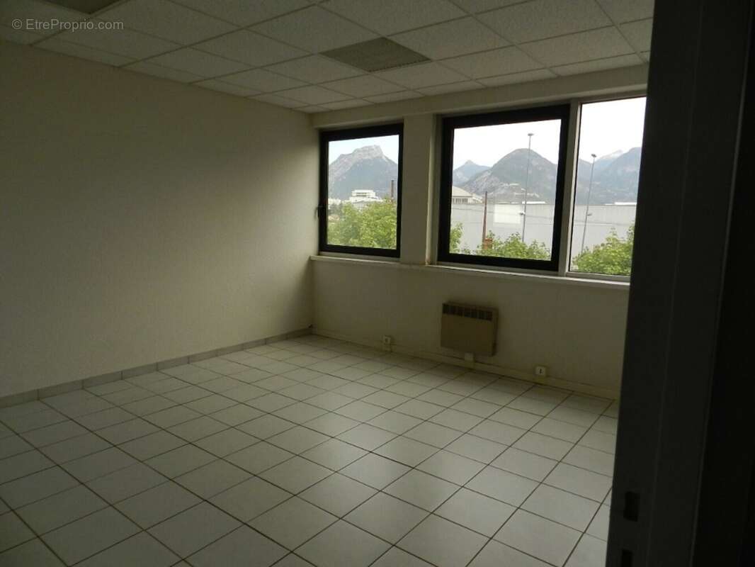 Dpt Isère (38), à vendre GRENOBLE Bureaux (ou à louer) - photo 14
