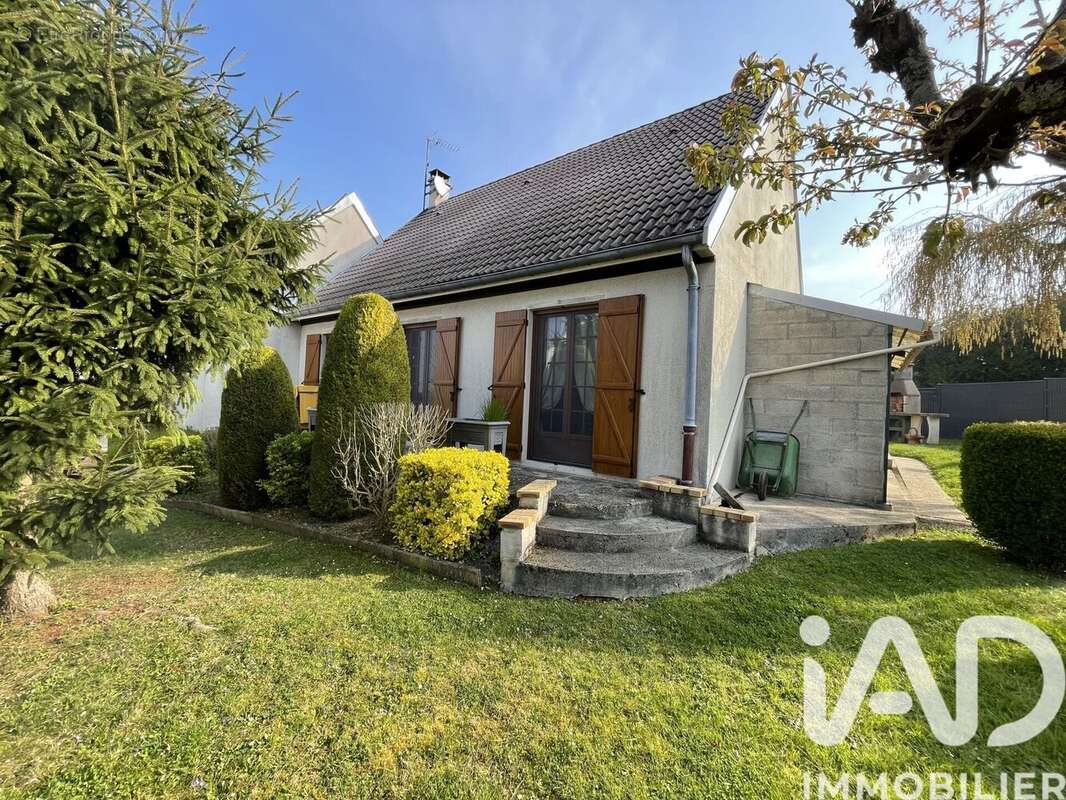 Maison 110 m² à Noisy-Rudignon  - photo 2