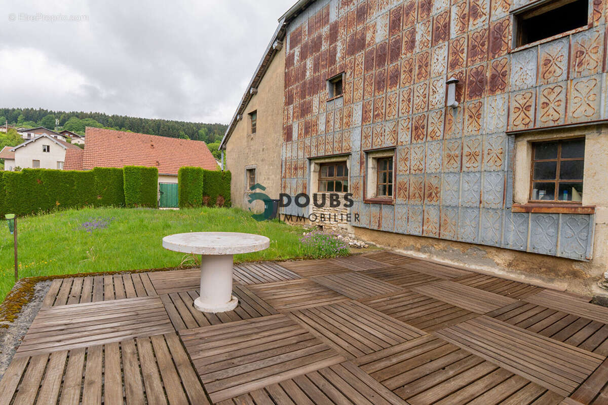 Appartement à ORCHAMPS-VENNES